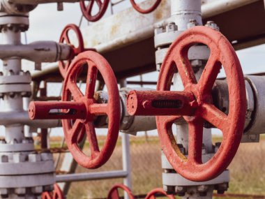 Kapama vanaları yüksek basınçlı ekipman akışı. Petrol donanımı