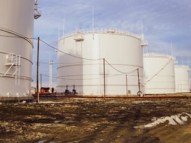 Petrol ürünleri depolama tankları