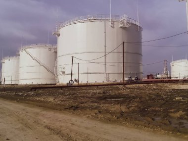 Petrol ürünleri depolama tankları