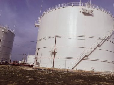 Petrol ürünleri depolama tankları