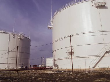 Petrol ürünleri depolama tankları