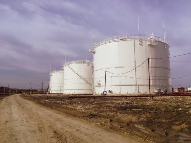 Petrol ürünleri depolama tankları