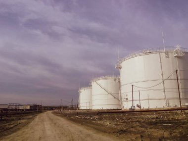 Petrol ürünleri depolama tankları