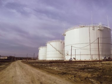 Petrol ürünleri depolama tankları