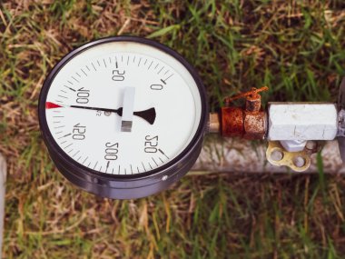 Manometre basınç ölçme aygıtıdır. Manomet