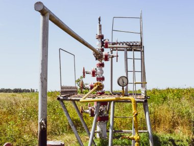 Petrol ve gaz üretimi için. Petrol kuyusu ekipmanları. Petrol üretimi