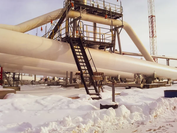 The end phase divider is tubular. Equipment for separating water from oil. Equipment oil fields of Western Siberia — Stock Photo, Image