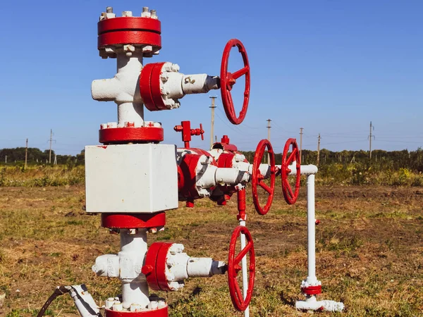 Petrol ve gaz üretimi için. Petrol kuyusu ekipmanları. Petrol üretimi — Stok fotoğraf