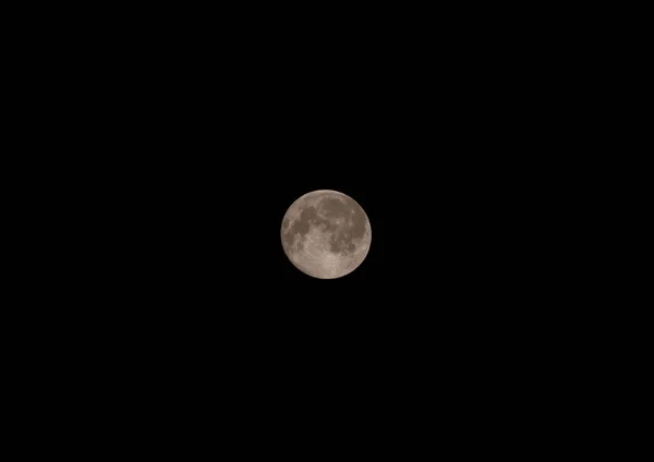 A lua no céu noturno — Fotografia de Stock