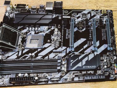 İşlemci Intel Gigabit anakart.