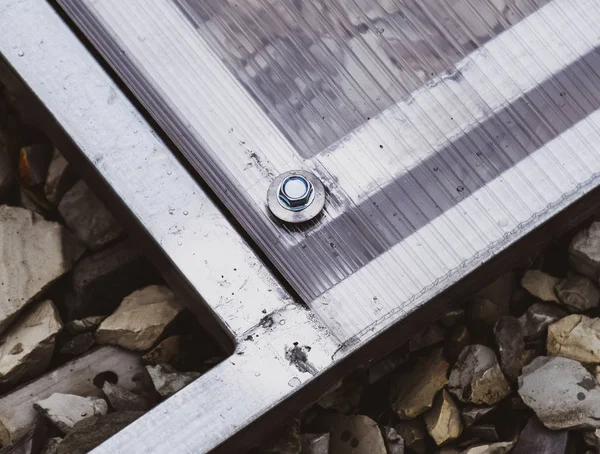 Metal bir çerçeve ile Polikarbonat bağlantı elemanları canı cehenneme. Sera yükleme