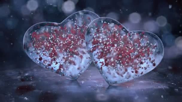 Два голубых ледяных стеклянных сердца со снежинками, красные лепестки движения фона Петля — стоковое видео