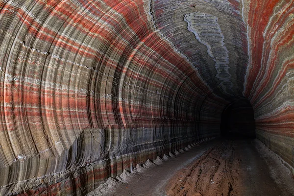 Tunnel kalium salt mine's vägg — Stockfoto