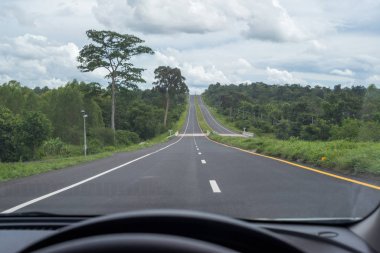 Boş otoyol görünümü tekerlek behind