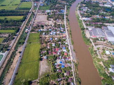 Havadan görünümü Nan nehir ve kent Phichit, Tayland