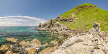 Japon Denizi kayalık sahil şeridi