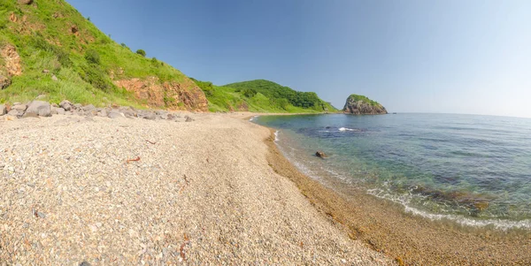 Rocky coastline of Japanese sea — Stock Photo, Image