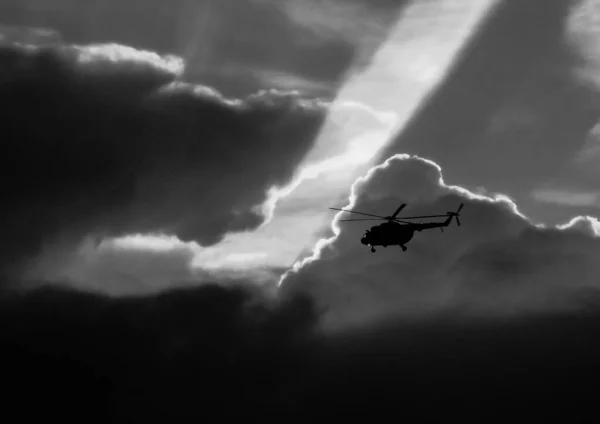 Helikopter Wolken — Stockfoto