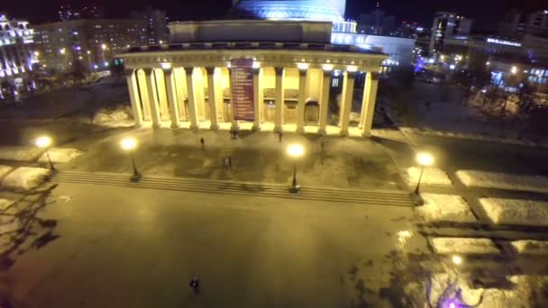 Stock footage, aerial view theater Opera and Ballet Novosibirsk — Stock Video