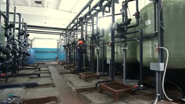 Ketel verwarming systeem inspectie — Stockvideo