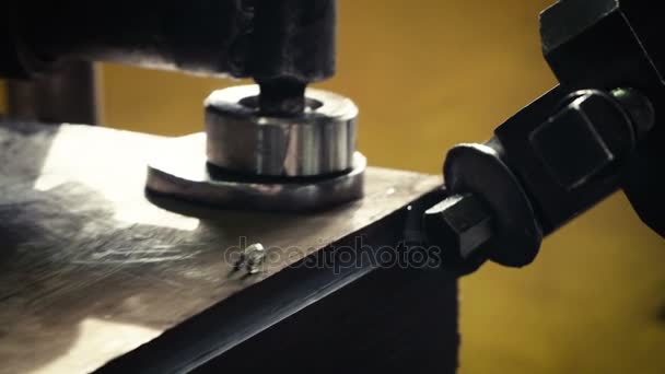Промислові токарні верстати Метал з точністю — стокове відео
