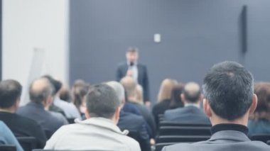 Bizim zaman ve bkz: sorununun ekonomik sorunları çözmek için kişi Forum.