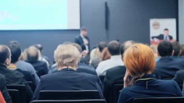 Bizim zaman ve bkz: sorununun ekonomik sorunları çözmek için kişi Forum.