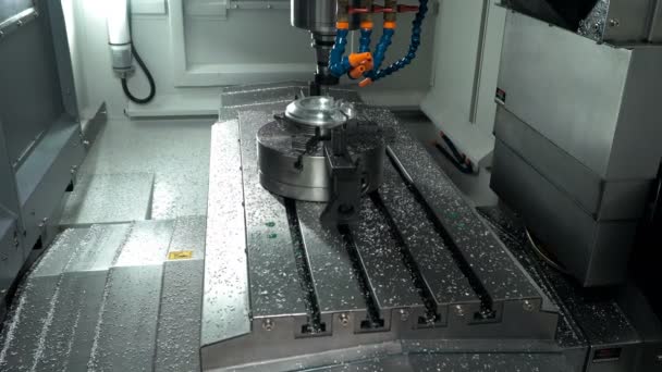 Metallverarbeitende CNC-Fräsmaschine. — Stockvideo