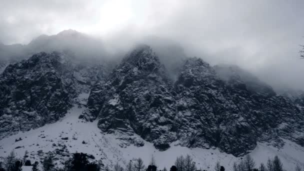 Montanhas de neve - Introdução do inverno — Vídeo de Stock