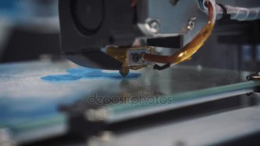 Okul laboratuvar, 3d plastik yazıcı, 3d baskı çalışması sırasında üç boyutlu yazıcı