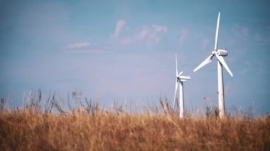 Rüzgar enerjisi türbinleri en temiz, yenilenebilir elektrik enerji kaynağı biridir