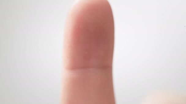Покупки пальцем. Идентификация Отпечатки пальцев. Сенсорный экран. Концепция наблюдения и безопасного сканирования цифровых программ и биометрии отпечатков пальцев. биометрическая аутентификация . — стоковое видео