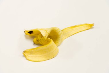 Beyaz arkaplanda muz