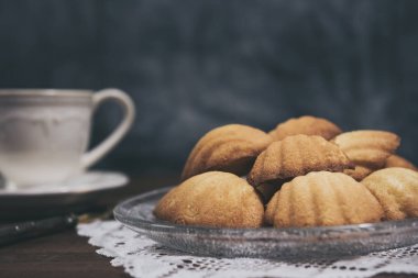 Beurre noisette ile Fransız kurabiyeleri.