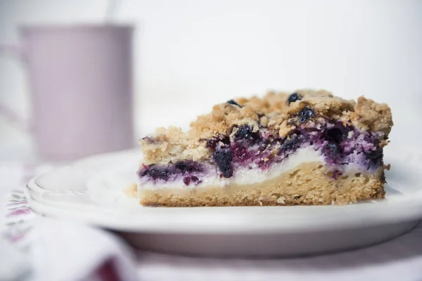Berries cheesecake coffee cake on wooden table — Stock Photo, Image
