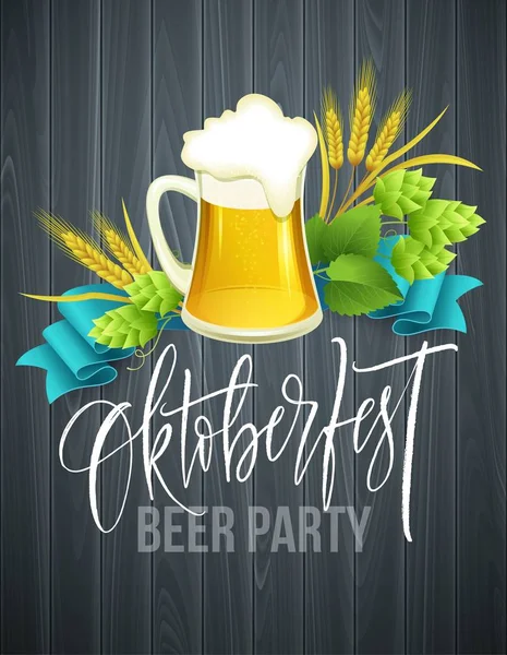 Modèle d'affiche de fête de la bière Oktoberfest avec différents objets liés au festival de la bière et au lettrage manuscrit. Illustration vectorielle — Image vectorielle