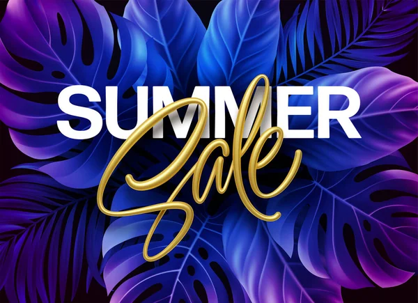 Oro metallizzato estate vendita lettering su uno sfondo viola brillante da foglie tropicali di piante. Illustrazione vettoriale — Vettoriale Stock
