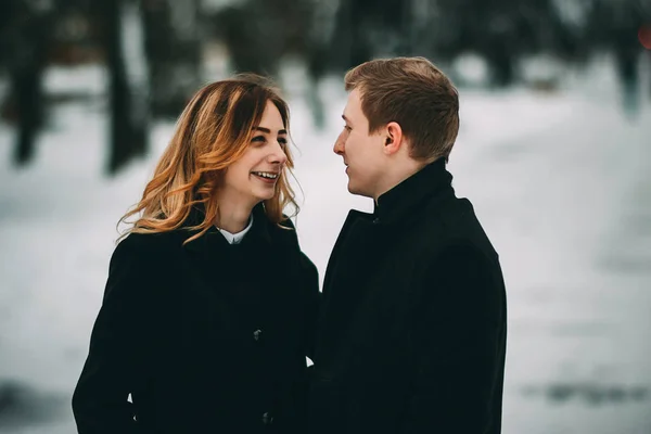 Inverno LoveStory no dia dos namorados — Fotografia de Stock