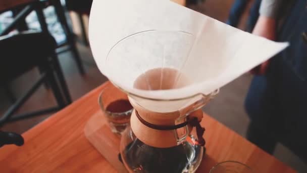 Ruční překapávaná káva, překapávaná káva skleněné soupravy a pečené — Stock video