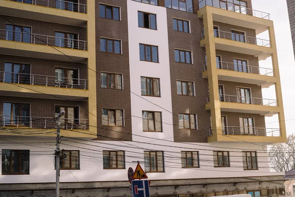 Gökdelen Tertemiz 'in Güzel Soyut Yapı Süreci. Büyüyen İnşaatın Döngülü 3d Animasyonu Betonla Modern Bina
