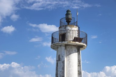 Kulenin içinde lastik, ekşi, Lübnan eski deniz feneri detay
