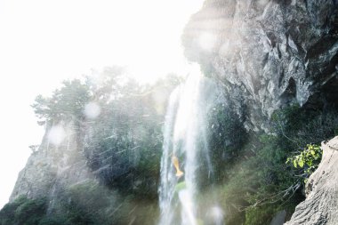 Joengbang şelale içinde Seogwipo, Jeju Adası, Güney Kore, sıçramasına su