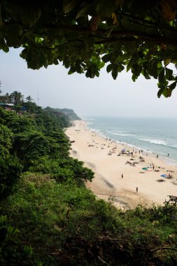 Kuş Gözü, Varkalas sahilinden Hindistan 'ın sol köşesindeki uçurum boyunca uzanır.