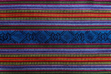 Geleneksel Maya Guatemalalı haç ve çizgili renkli kumaşın ayrıntıları