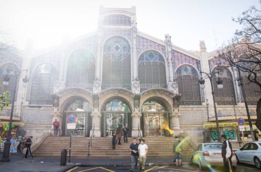 Valencia, İspanya - 17 Şubat 2020: Mercado Merkez 'e cephe manzarası