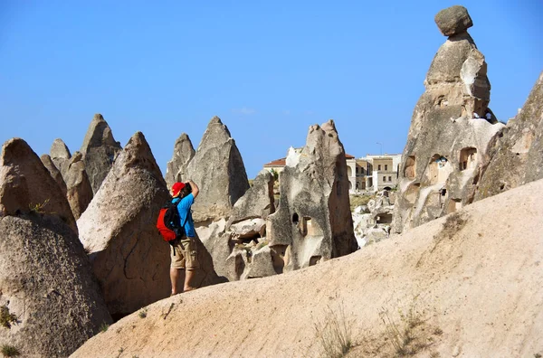 Kamienne rzeźbione domy, Pigeon Valley, Uchisar, Cappadocia, Turcja — Zdjęcie stockowe