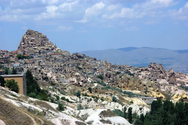 Rumah berukir batu, Lembah Pigeon, Uchisar, Cappadocia, Turki — Stok Foto