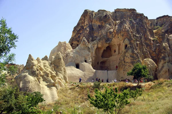 Skalní vyřezávané domy, Pigeon Valley, Uchisar, Cappadocia, Turecko — Stock fotografie