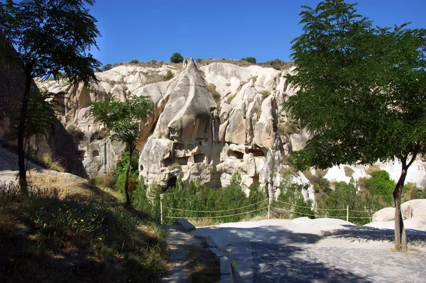 Casas talladas en roca, Valle de la Paloma, Uchisar, Capadocia, Turquía —  Fotos de Stock