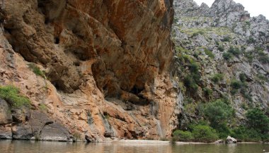 Cala Formentor, İspanya 'nın Mallorca, Tramuntana sıradağlarında.